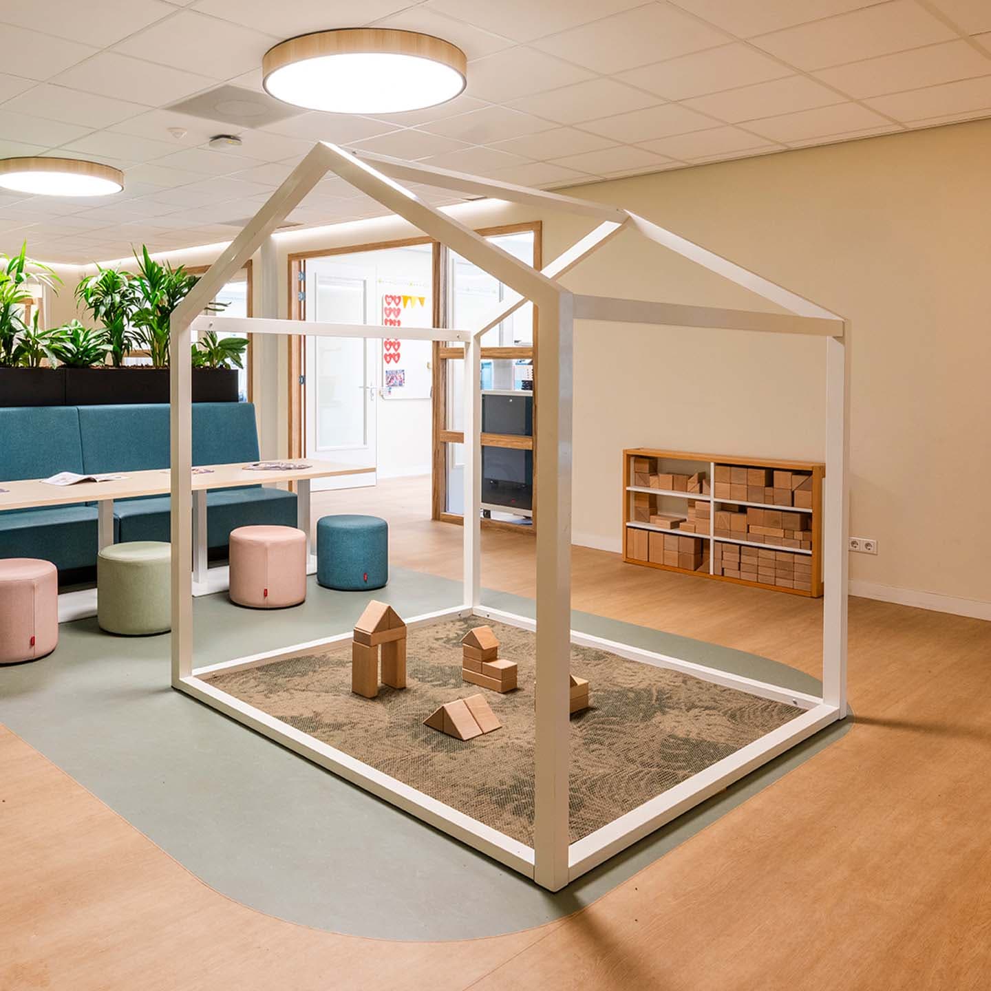 Een speelhuisje met open karakter